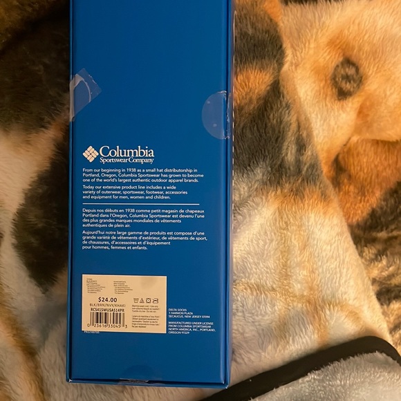 NEW IN BOX Columbia Men’s 4-Pack Crew Socks Black, Brown, Navy, and Khaki color - Picture 2 of 4